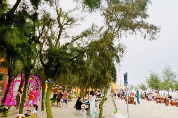 Vì sao biển Tiên Trang không có rác dù đông khách?