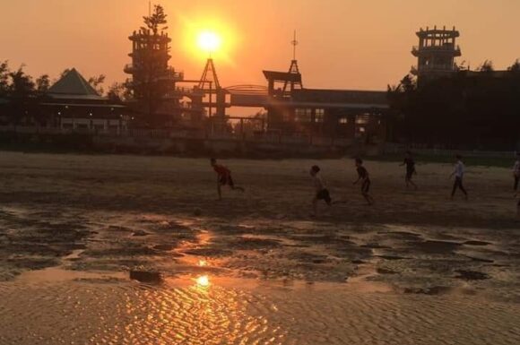 Hoàng hôn trên biển Tiên Trang có gì đặc biệt?