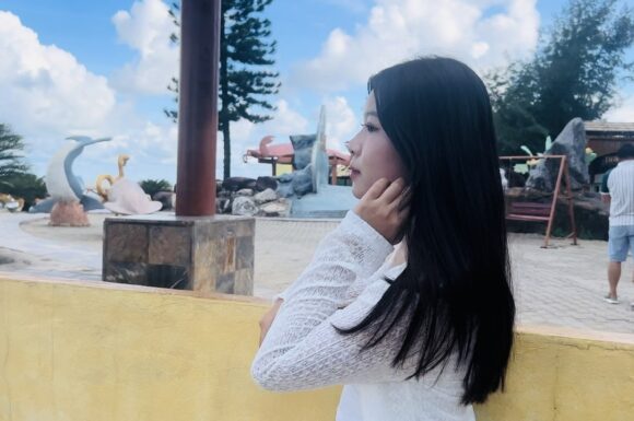 Cô gái Hà Nội đi Sầm Sơn nhưng lại đến ngắm biển Tiên Trang