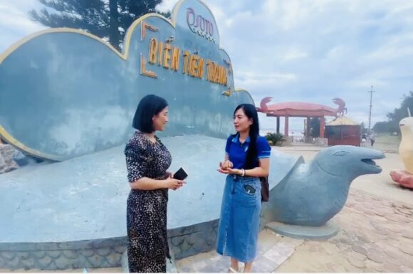 Nữ giảng viên nói lý do đưa sinh viên vượt gần 300km về thực tế tại biển Tiên Trang