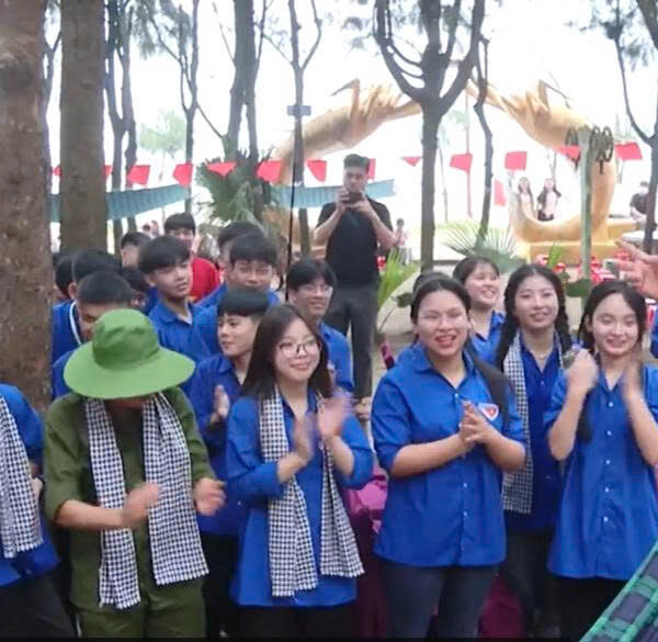 ĐÀI PHÁT THANH TRUYỀN HÌNH THANH HÓA CHUYÊN MỤC “ĐẤT VÀ NGƯỜI XỨ THANH”:  VIDEO  HÀNH TRÌNH GÓP SỨC LÀM GIÀU ĐẸP QUÊ HƯƠNG CỦA NGƯỜI CON VÙNG BIỂN TIÊN TRANG