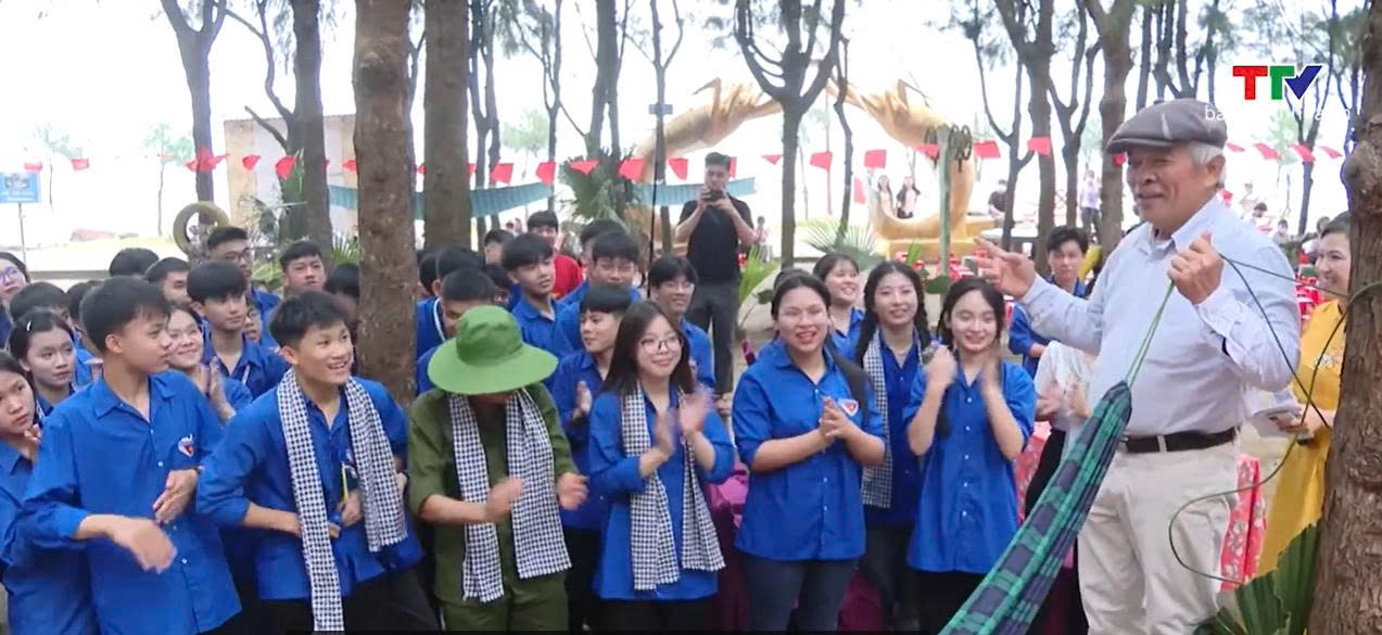 ĐÀI PHÁT THANH TRUYỀN HÌNH THANH HÓA CHUYÊN MỤC “ĐẤT VÀ NGƯỜI XỨ THANH”:  VIDEO  HÀNH TRÌNH GÓP SỨC LÀM GIÀU ĐẸP QUÊ HƯƠNG CỦA NGƯỜI CON VÙNG BIỂN TIÊN TRANG